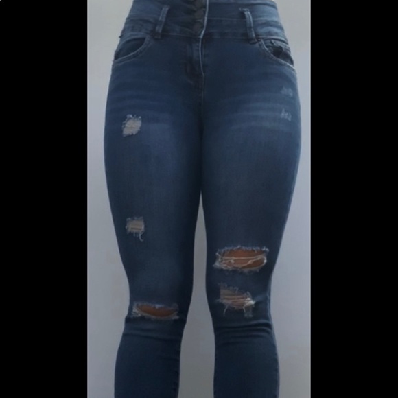 Ripped Jeans - Picture 2 of 4